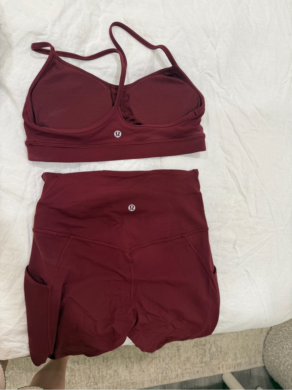 lululemon sports bra + leggings: NEVER WORN